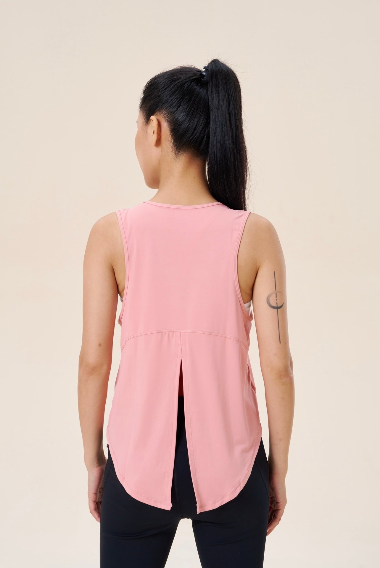 SLEEVELESS VEST TOP