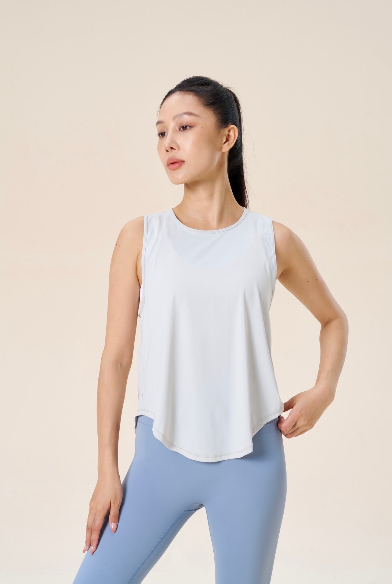 SLEEVELESS VEST TOP