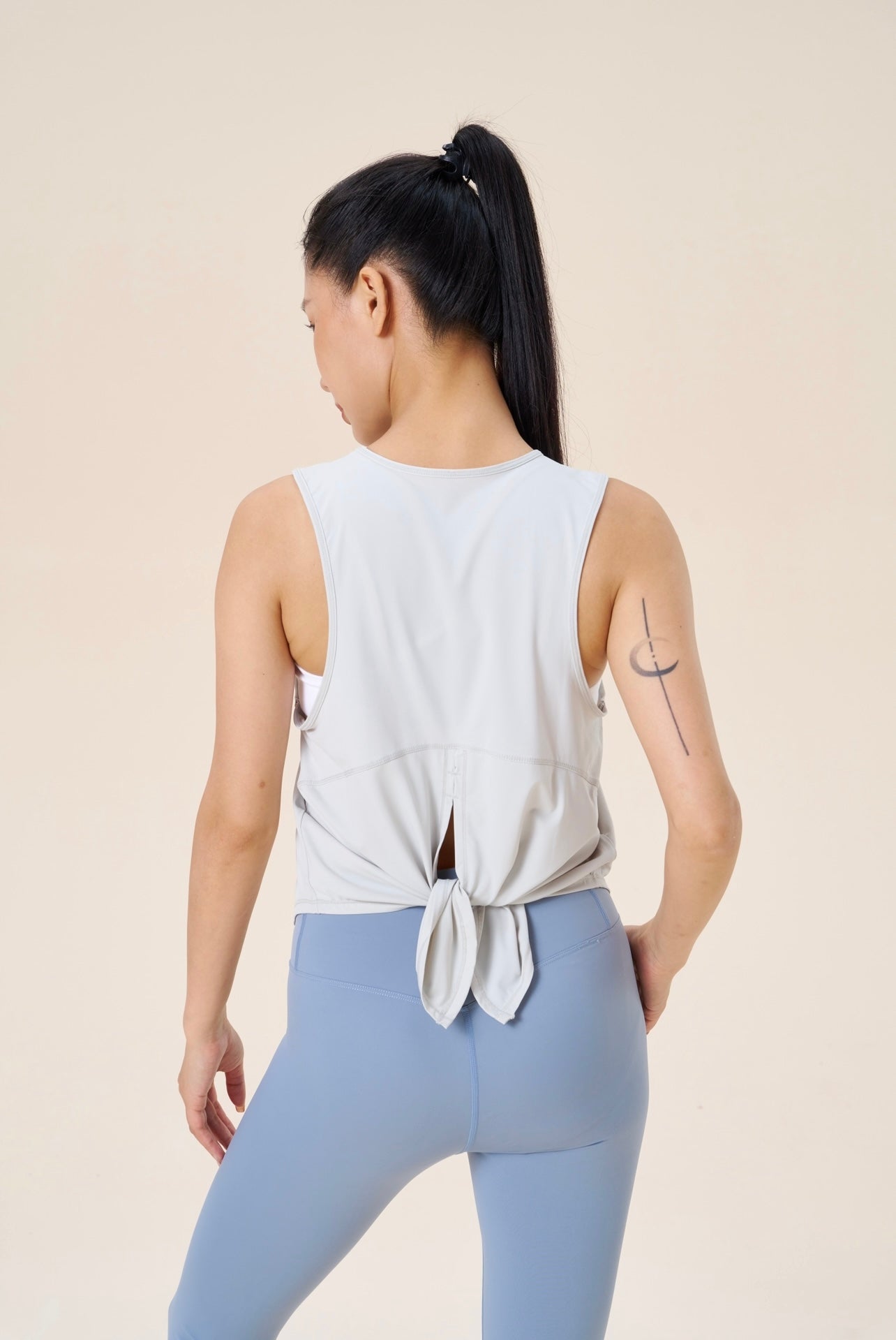 SLEEVELESS VEST TOP