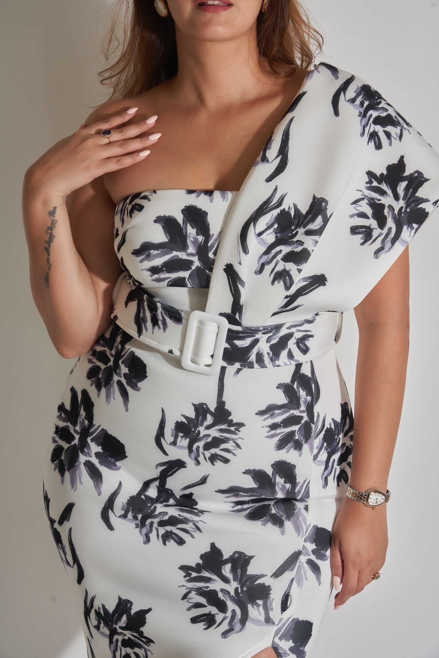DRAPE SHOULDER DRESS
