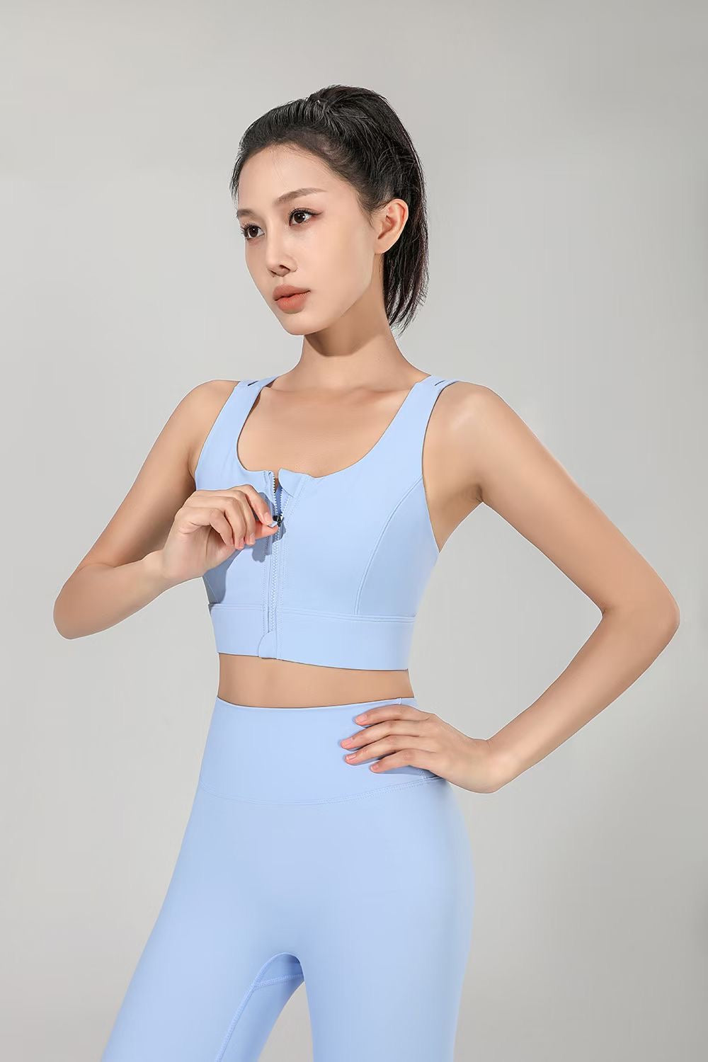 FRONT ZIP SPORTS BRA