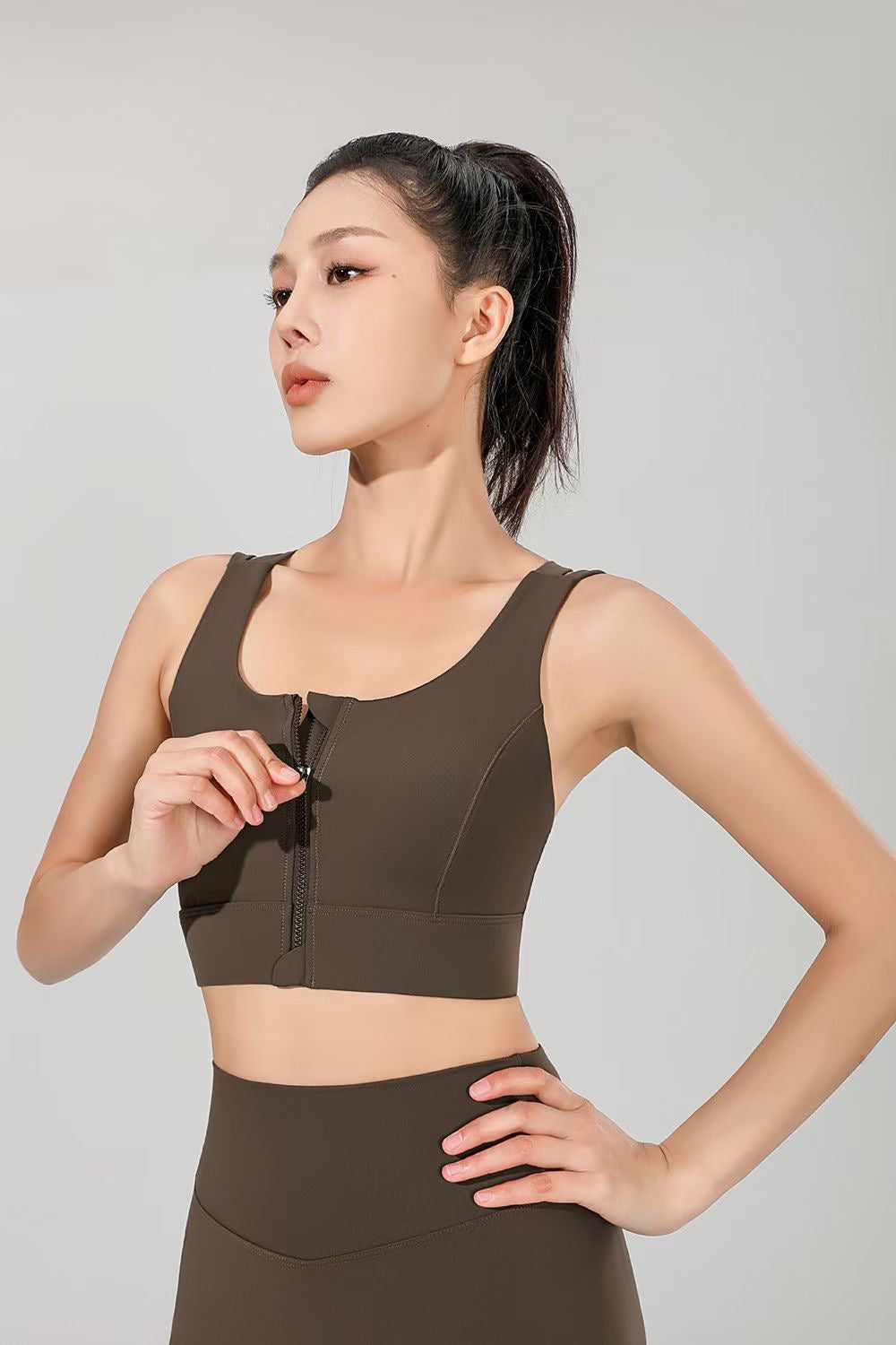 FRONT ZIP SPORTS BRA