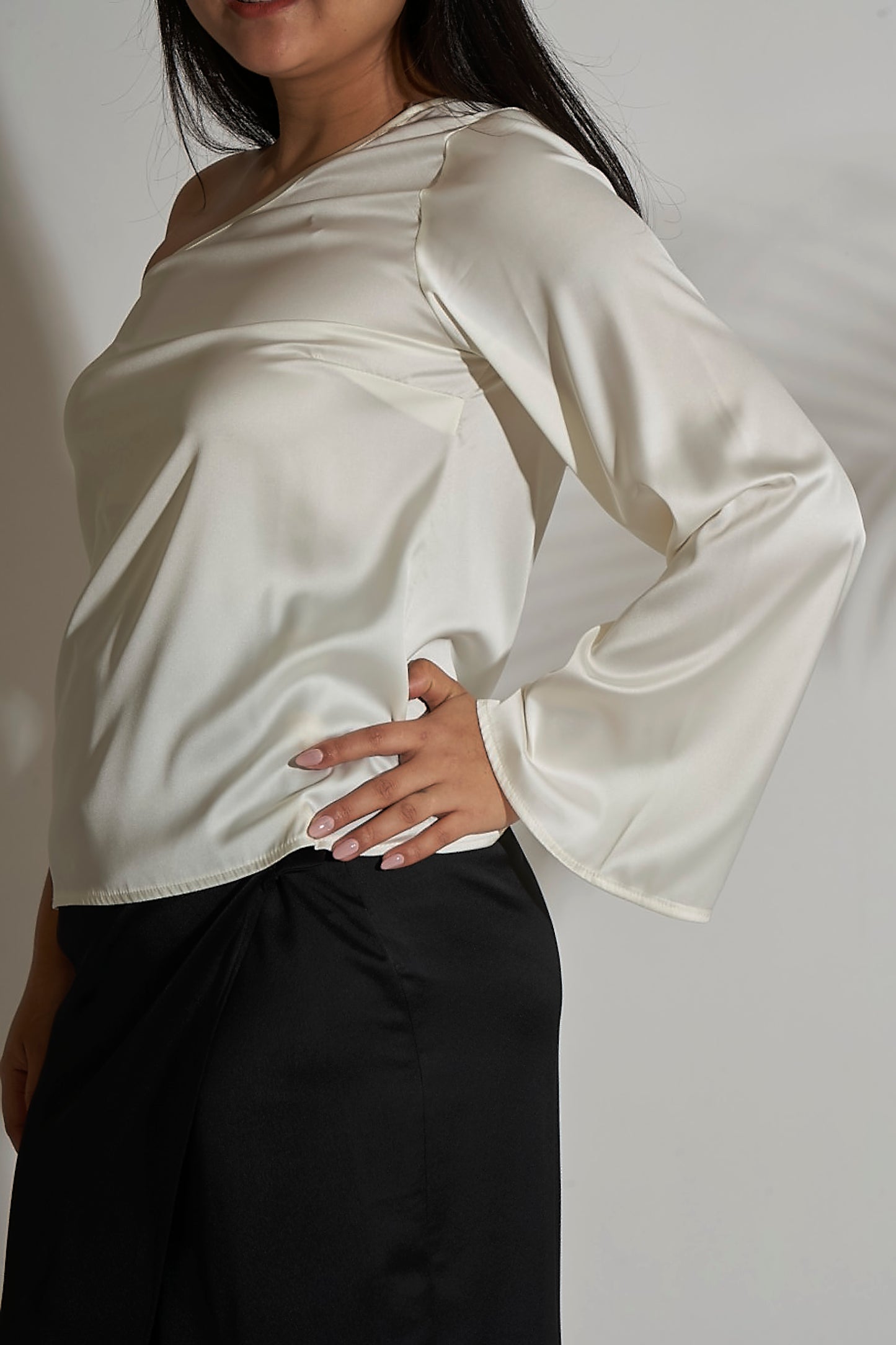 ONE SHOULDER TOP