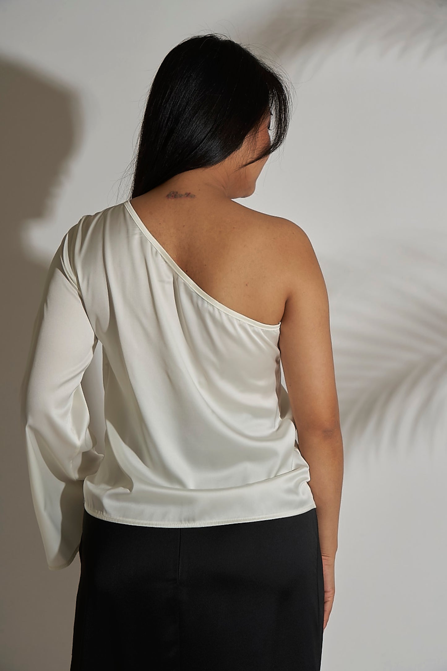 ONE SHOULDER TOP
