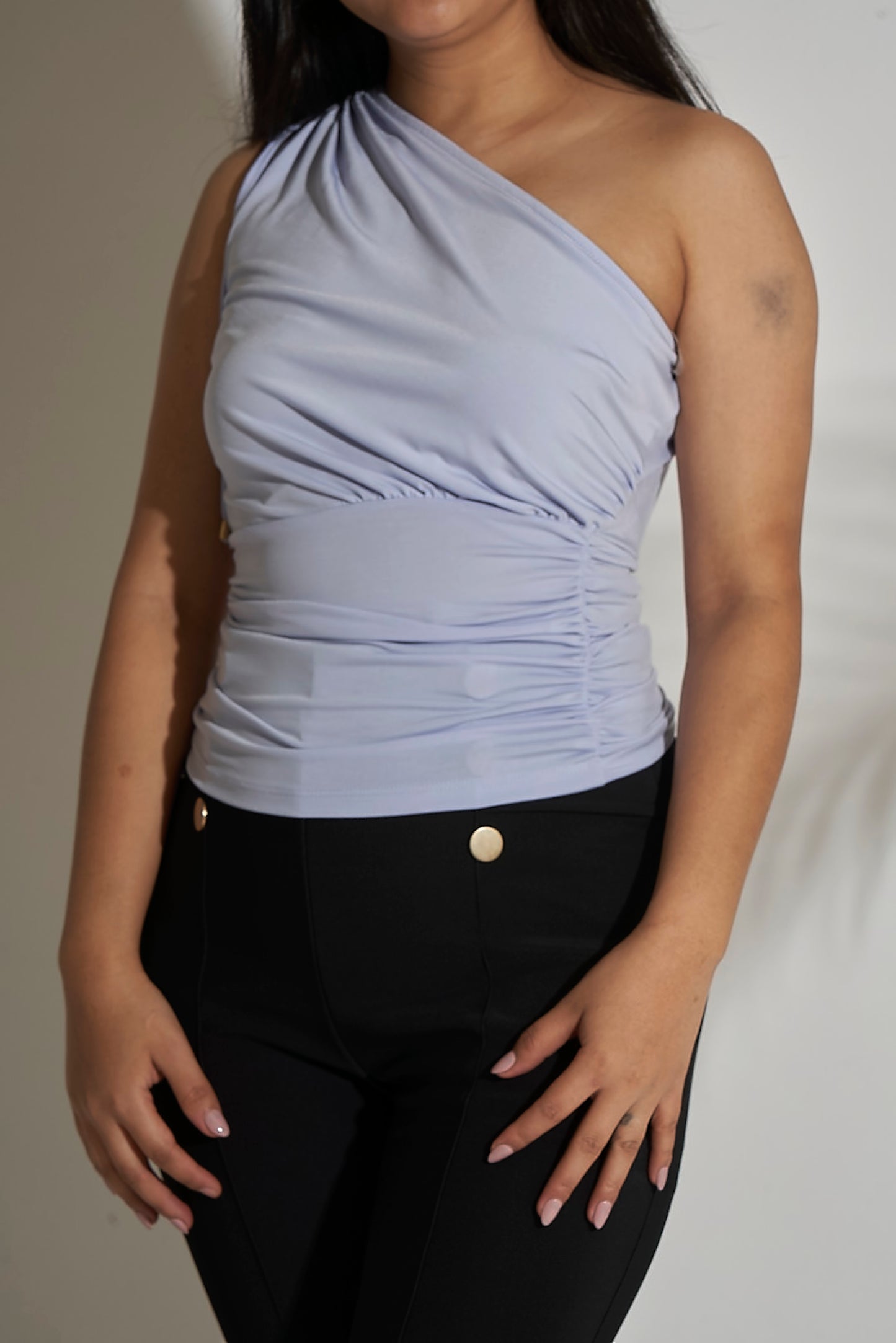 ONE SHOULDER GATHERED TOP