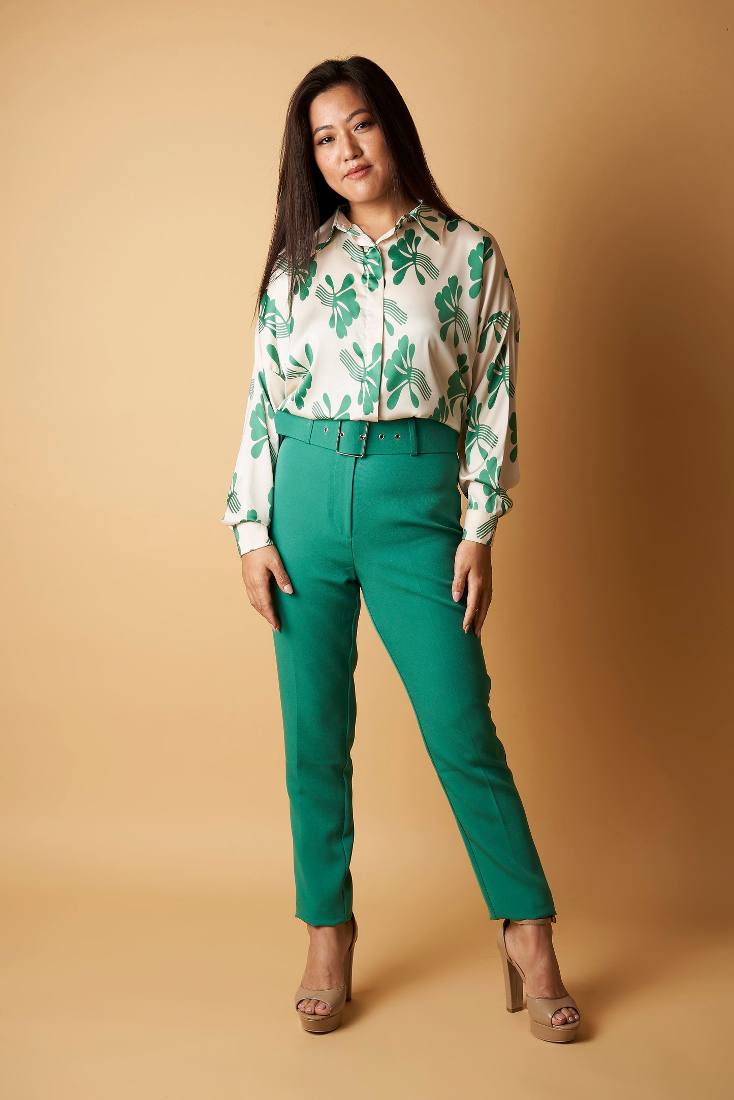 BELTED NARROW PANTS