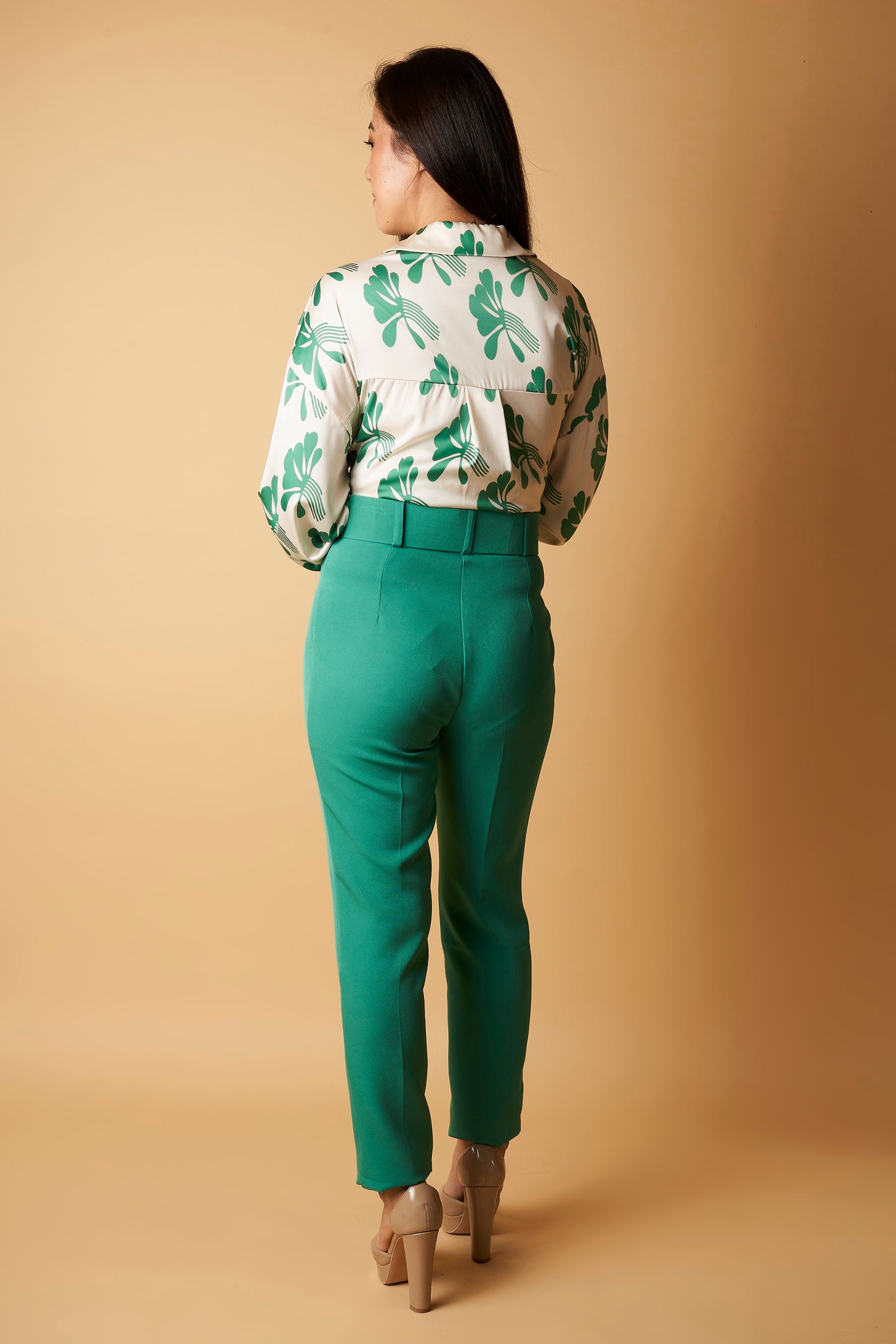 BELTED NARROW PANTS