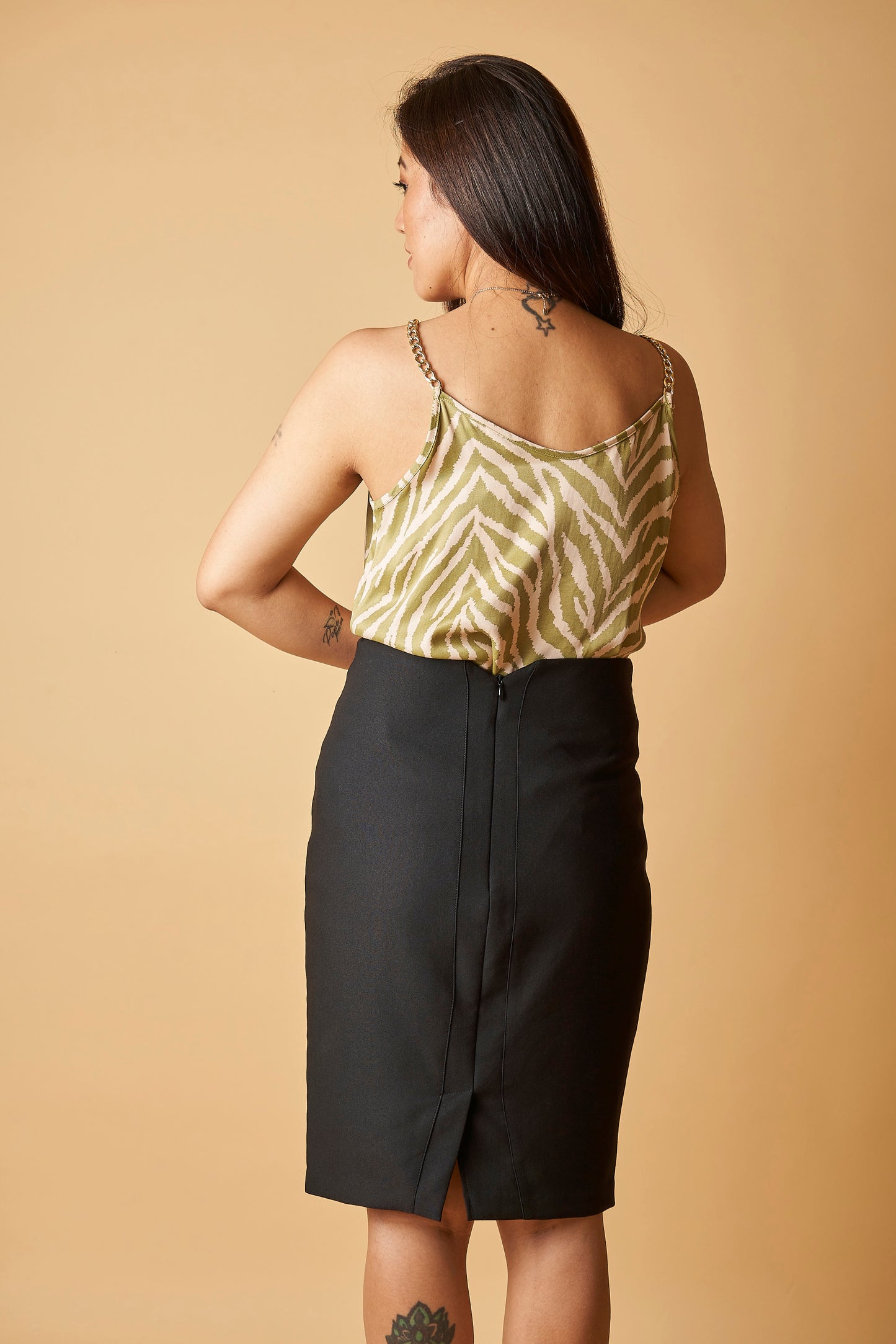 SOLID STRAIGHT SKIRT