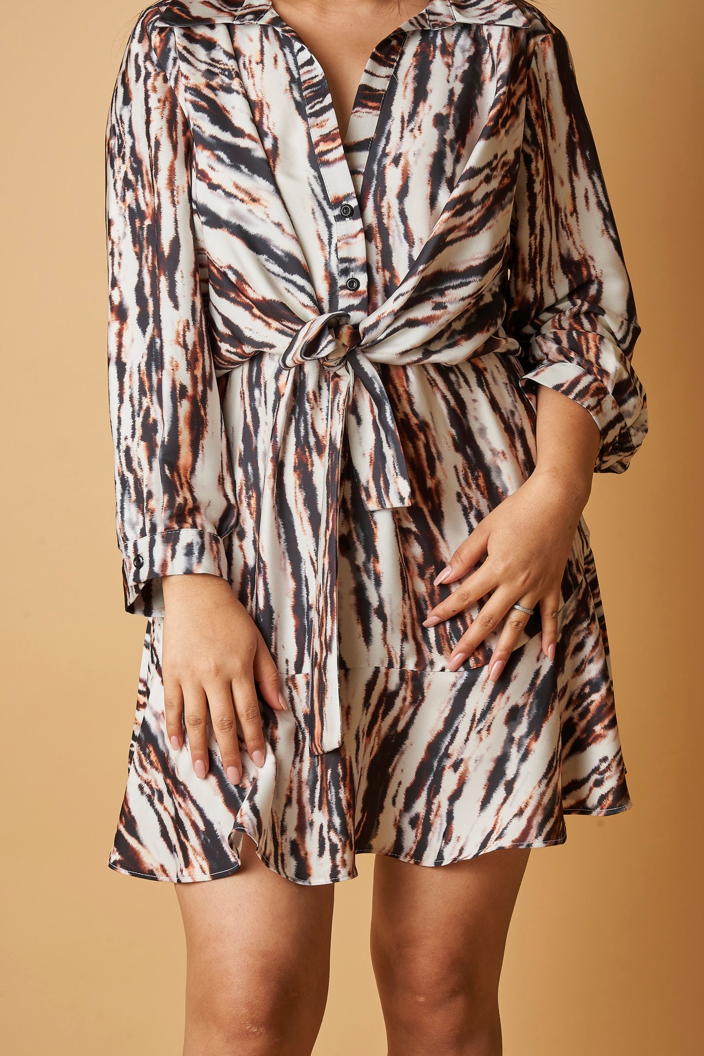 PRINTED FRONT TIE SHIRT DRESS
