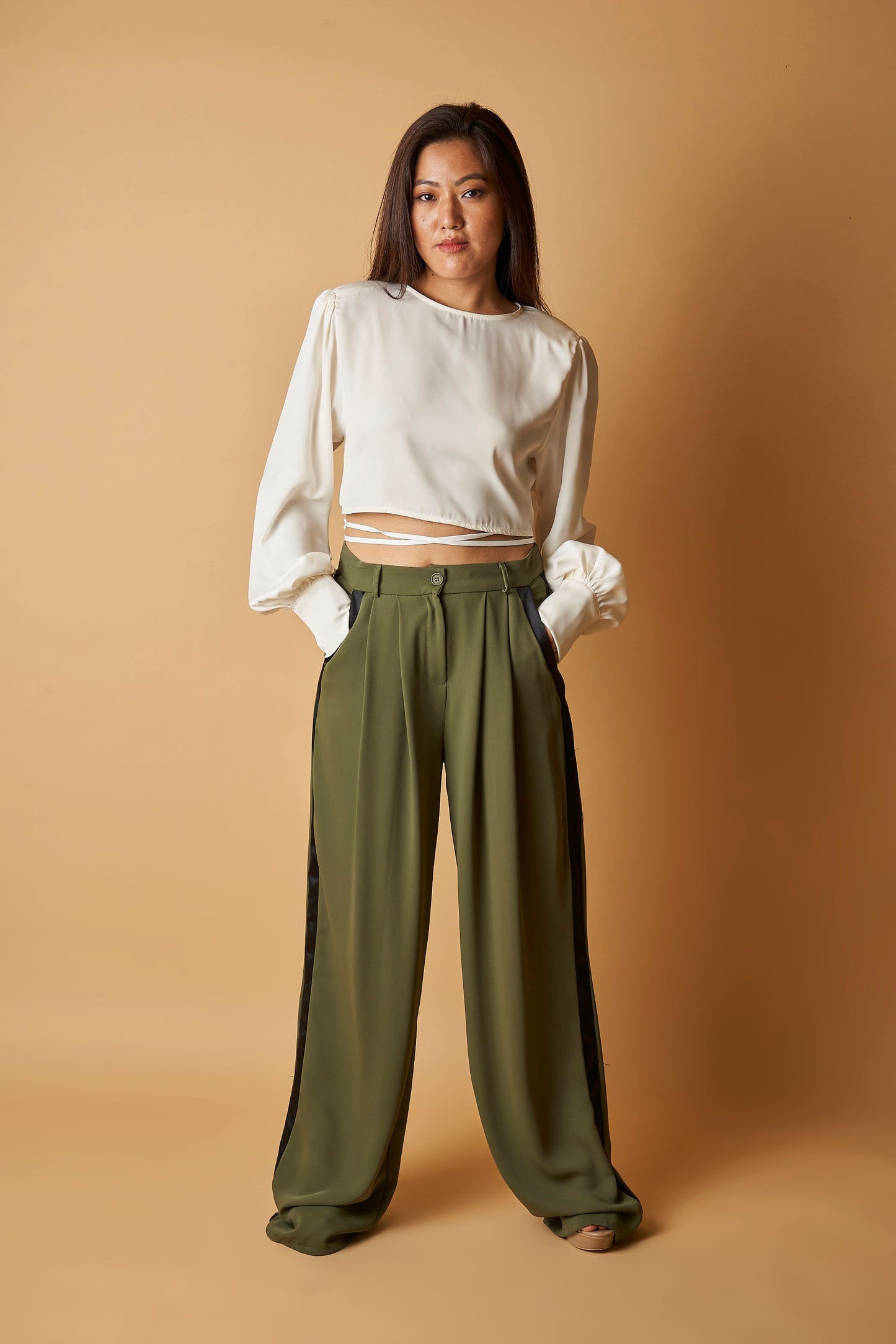 SOLID PLEATED PANTS WITH SIDE STRIPES