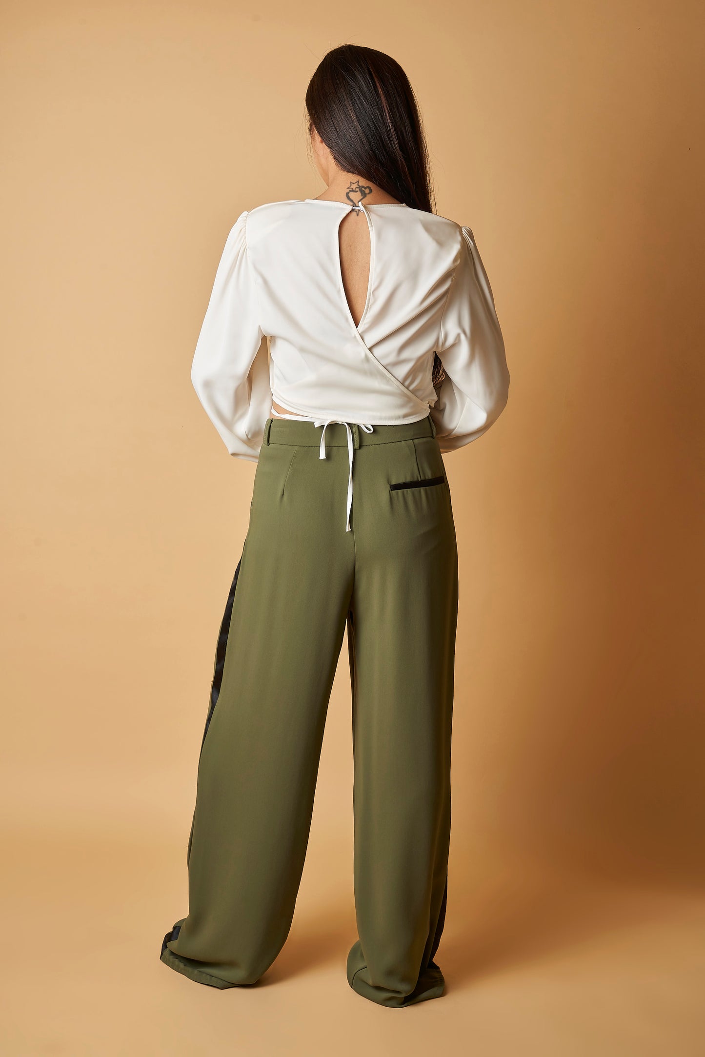 SOLID PLEATED PANTS WITH SIDE STRIPES