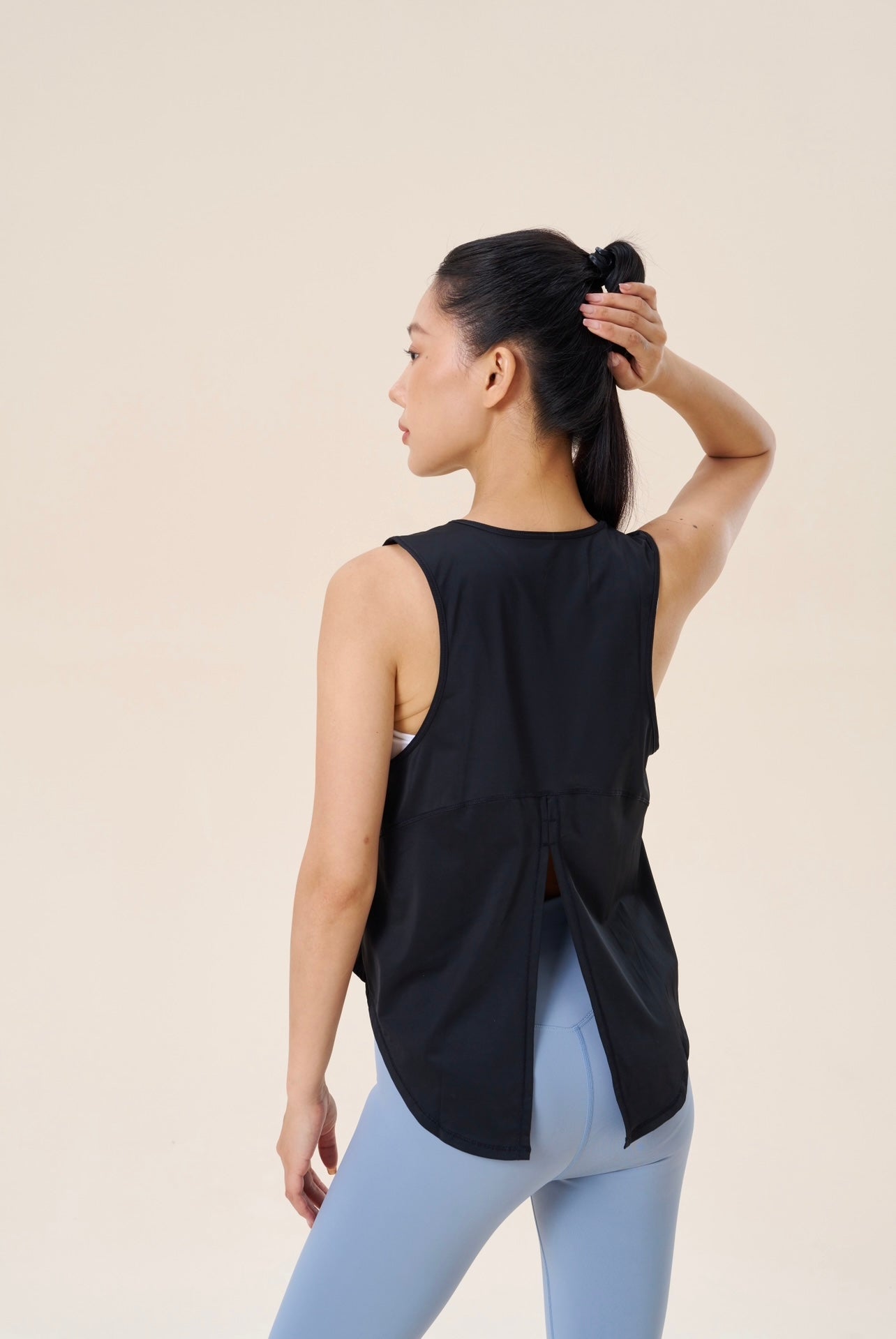 SLEEVELESS VEST TOP
