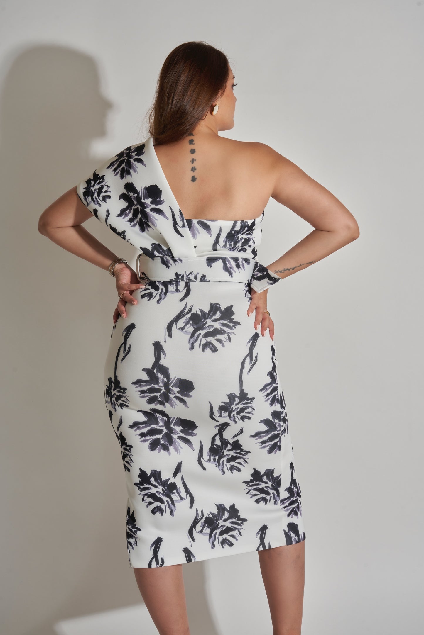 DRAPE SHOULDER DRESS