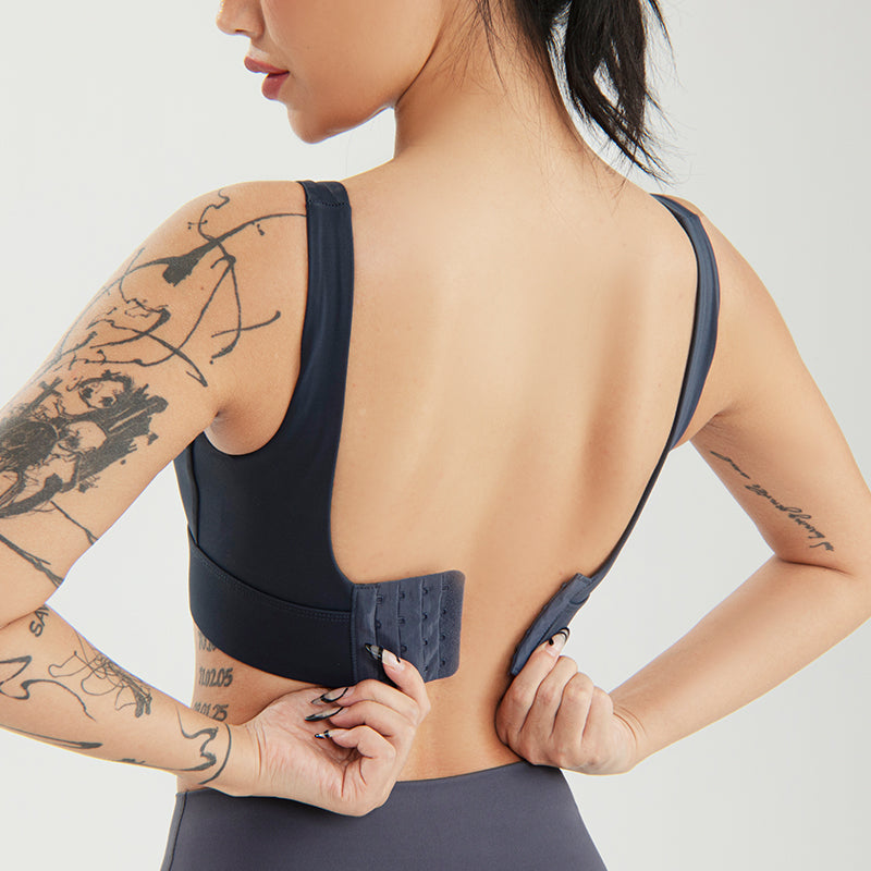 SPORTS BRA WITH BACK CLASP